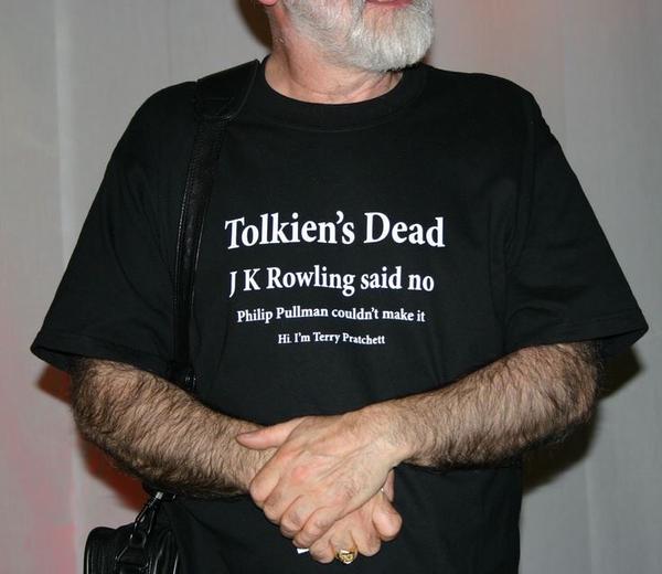 Tolkien Öldü. JK Rowling kabul etmedi. Philip Pullman’ın işi vardı. Merhaba, ben Terry Pratchett.